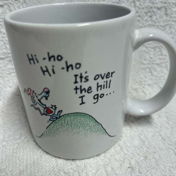Vintage 80s Hallmark Shoebox Hi Ho Hi Ho It's Over the Hill I Go Retirement Mug - Picture 1 of 6